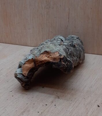 Small Cork Hide 25