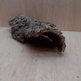 Medium Cork Hide 24